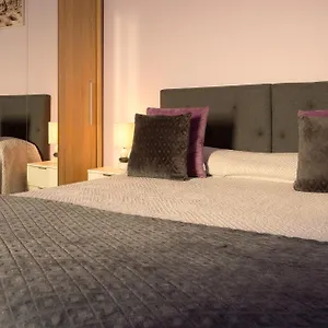 https://village-center-one-bedroom-apartment.madeira-islandshotels.com